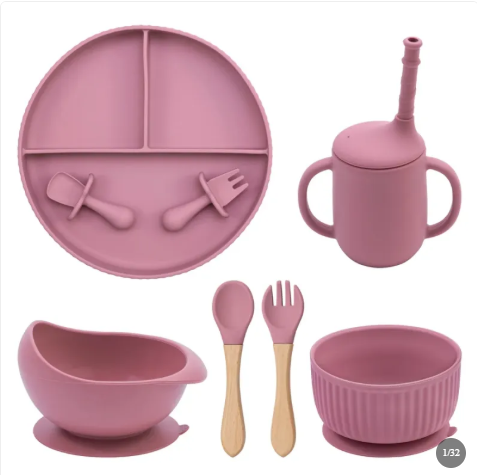 Détail assiette à compartiments silicone — trois sections pour l’autonomie alimentaire